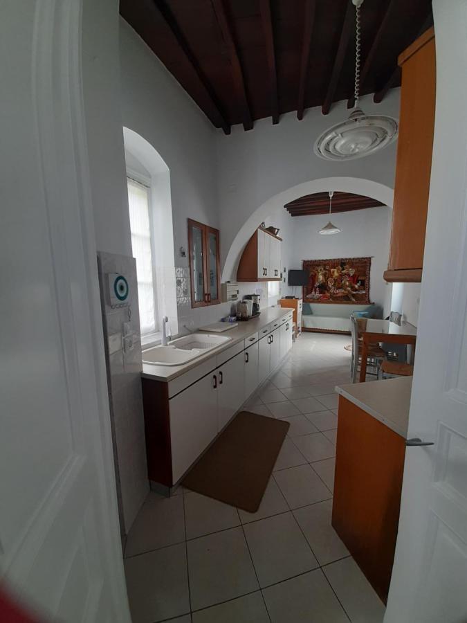 Kafenes House αναπαλαιώμενο παραδοσιακό σπίτι Αρτεμώνας